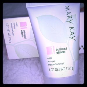 Face mask for dry to sensitive skin